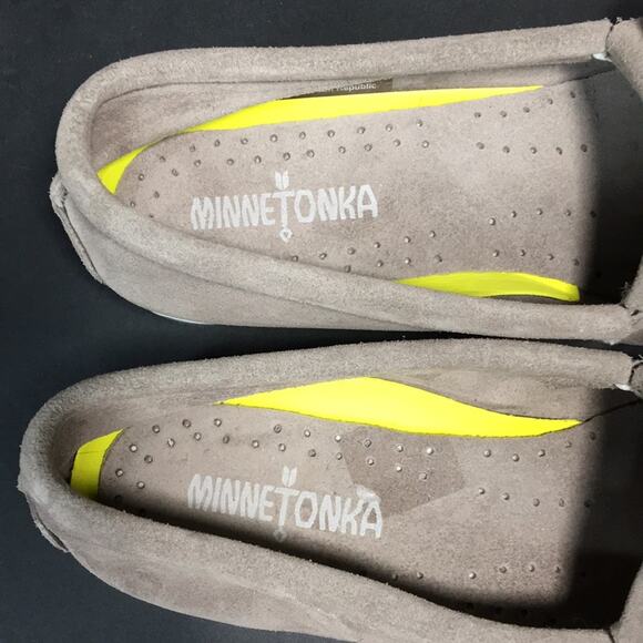 Minnetonka Kilty Plus‎ Hard sole Moccasins Gray Suede Women's Size 6 - Picture 7 of 12